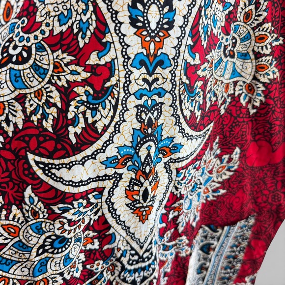 Vipada Handmade African Dashiki Shirt Red Blue Ornate Print V-Neck Medium NWT - Picture 3 of 6
